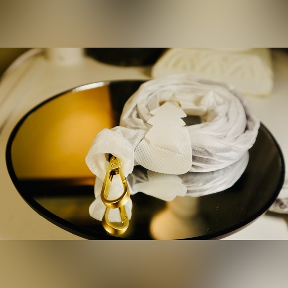 HOSTPICK”Von Dutch NIB City Of Angels Red Yellow Small Bowling Crossbody Handbag - Picture 12 of 12